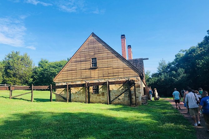 Private Guided Tour of George Washingtons Mount Vernon - Mansion and Grounds Exploration