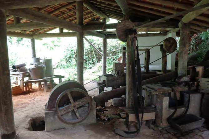 Private Jeep Tour Waterfalls and Cachaça 3hr Paraty by Jango Tour - Exploring Waterfalls