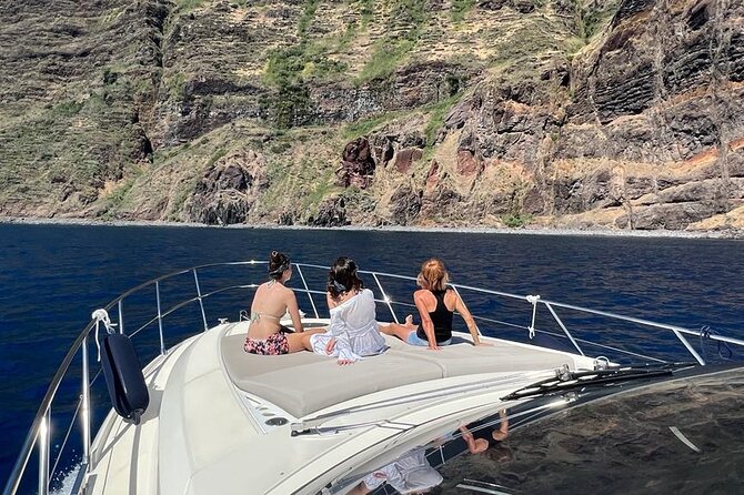 Private Luxury Yacht Tour in Madeira Island - Review Highlights