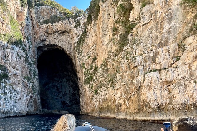 Private Speedboat For The Grand Tour Of National Park & Grama Bay - Booking and Pricing Details