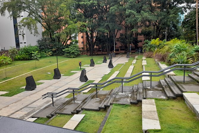 Private Tour Pablo Escobar and Griselda Blancos Tomb, - Transportation and Accessibility