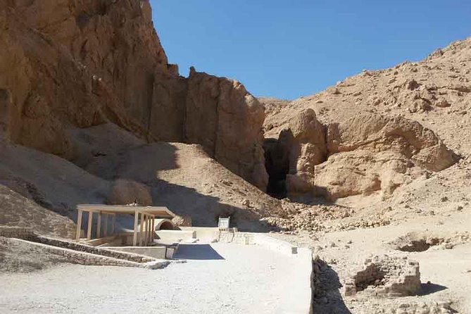 Private Tour to Valley of the Queens, Valley of the Artisans, and Habu Temple - Unique Sites Explored