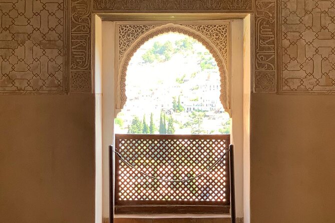 Private Visit to the Complete Alhambra Complex - Exploring the Alhambra