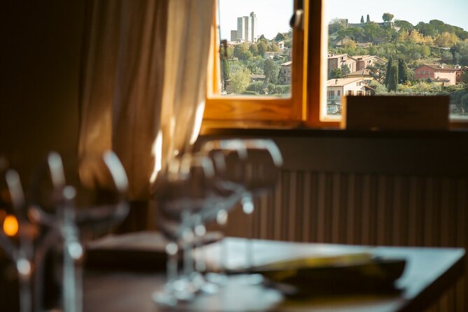 Private Wine & Evo Oil Tasting With Saffron Meal - Wine and Olive Oil Tasting