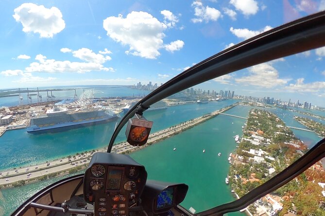 Romantic Private Helicopter Tour With Champagne - Miami & South Beach - Pilots Warm Hospitality and Expertise