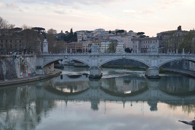 Rome's Festive Sights And Christmas Lights - Meeting Point and Accessibility