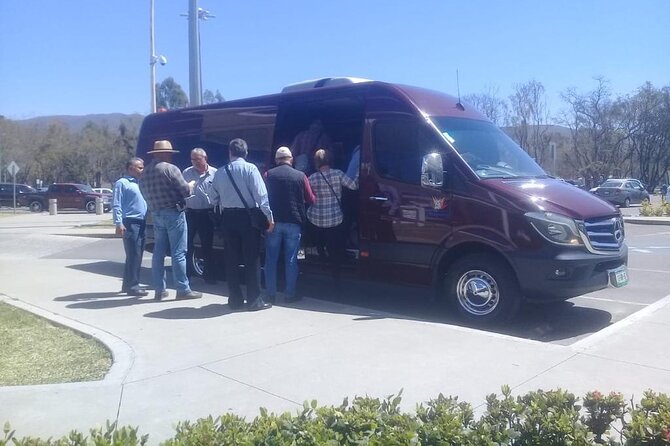 Round Mountain Package Transport From Airport to Your Minimum Hotel 6 People - Booking and Cancellation