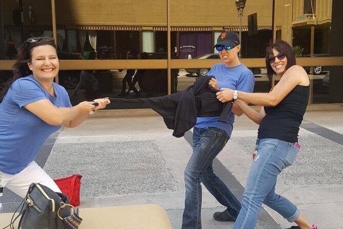 Scavenger Hunt in Chattanooga by Zombie Scavengers - Interacting With the Remote Guide