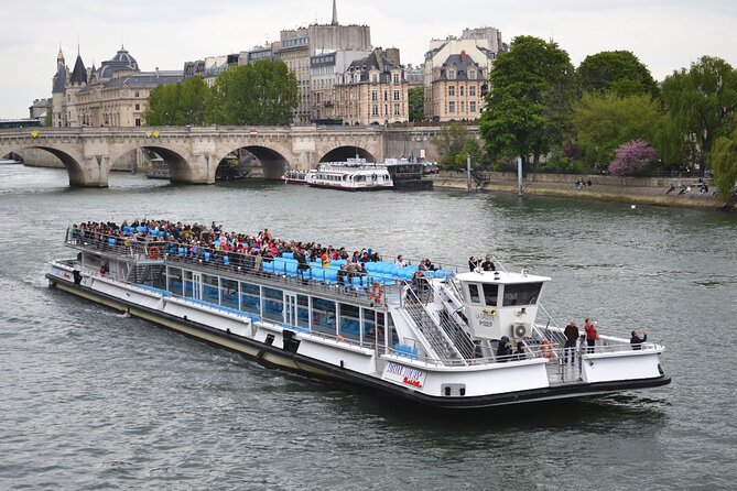 Seine River Cruise With Commentary 1 Hour - Cancellation and Refund Policy