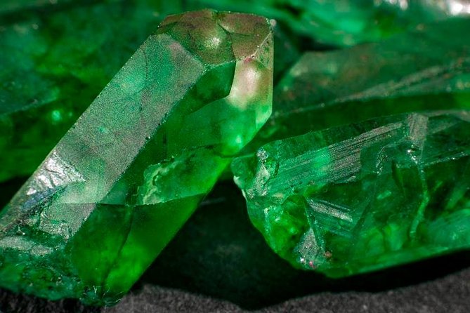 Semiprecious Gemstones Shopping Tour With Hotel Pickup and Drop-Off - Exploring Semiprecious Gems