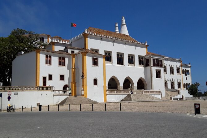 Sintra Village & Beaches Renault 4L Tour (3h) - Tour Duration and Capacity