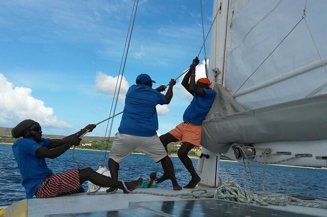 Snorkel Lunch & Lounge: Bluewater or Snorkel and Lunch: Leeward - Accessibility and Group Size