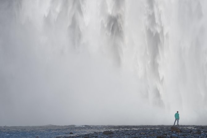 South Coast and Glacier Hike From Reykjavik - Weather and Gear Considerations