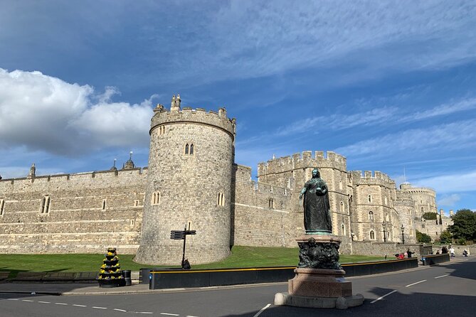Southampton to London Visiting Stonehenge or Windsor Castle - Meeting Point and Pickup Service
