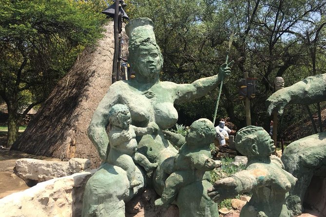 Soweto and Apartheid Museum Tour - Group Size and Experience