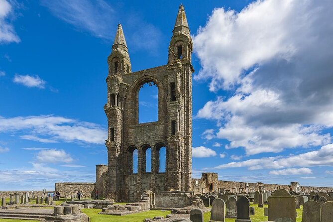 St. Andrews Spectral Soirée: Ghostly Echoes of History - Ensuring an Intimate Group Experience