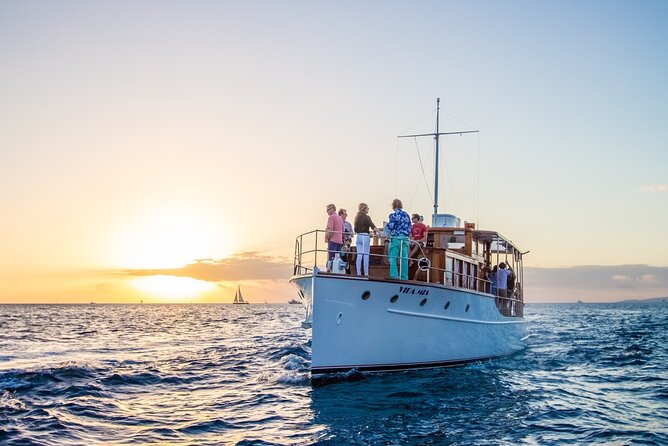 Sunset Cocktail Cruise on a Classic Yacht - Yacht and Cruise Details