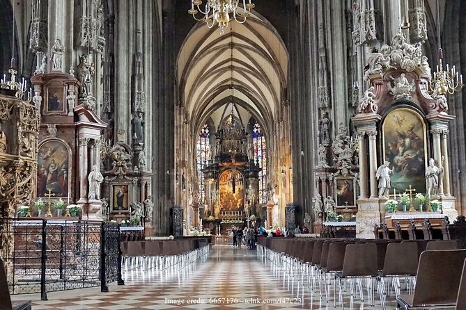 The Catacombs of St. Stephen's Cathedral: Private 2.5-hour Tour - Tour Duration and Format