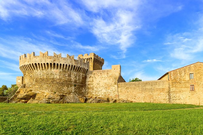 Tuscany Countryside From Livorno: Private Volterra, San Gimignano & Wine Tasting - Exploring Volterra