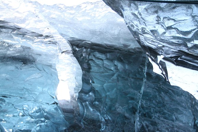 Two Days of Magnificent South Coast With Ice Caves and Northern Lights - Day Two: Glacial Lagoon and Black Beaches