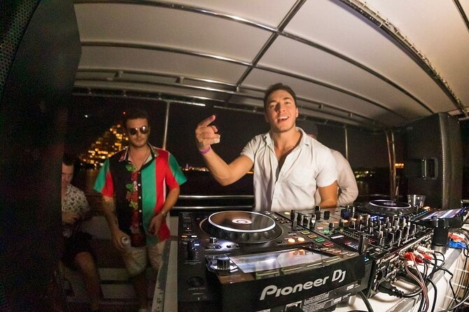 Ultimate Party in Miami : Boat Party, Party Bus & Nightclub - Accessibility Features