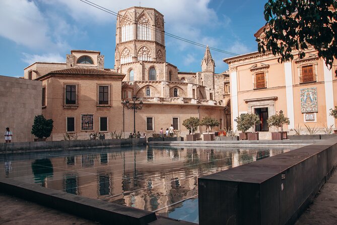 Valencia in Full by Bicycle - Included Amenities and Considerations