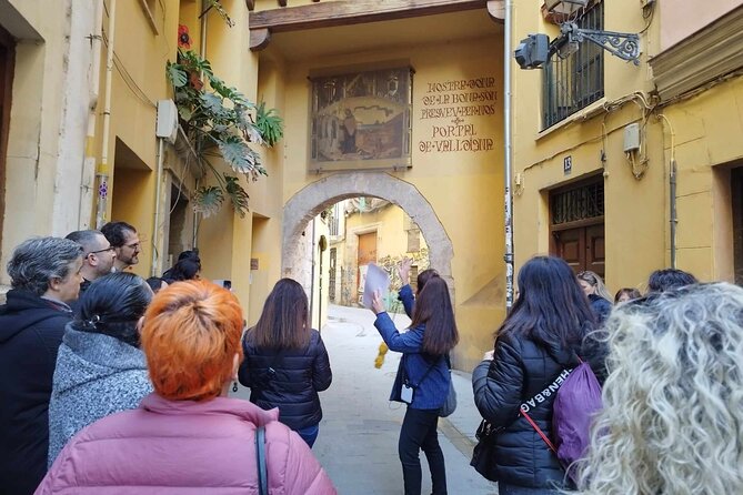 Valencia: Mercado, Paella, Old Town and Street Food Tour - Paella and Old Town