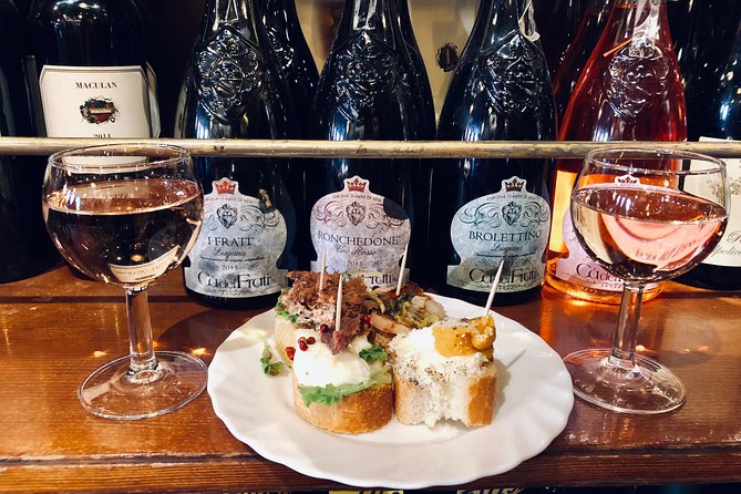 Venice: Venetian Style Carnival Pub Crawl - Meeting Point Details