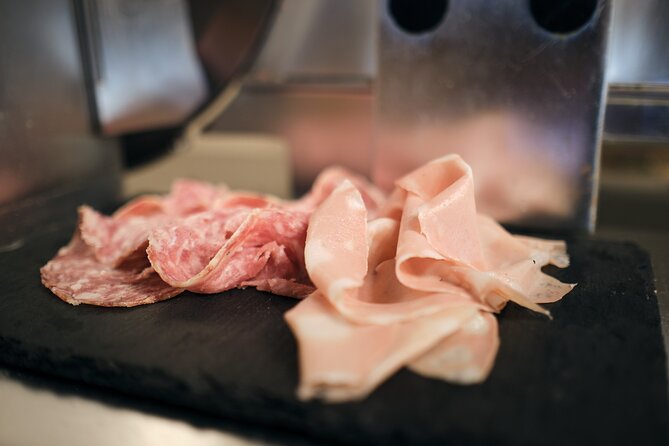 Verona: Self-Guided Food Tasting & Sightseeing Tour - Veronas Historic Landmarks