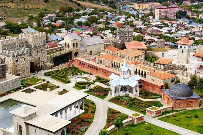 Virtual Tour to Georgia - Host Responsiveness and Discounts