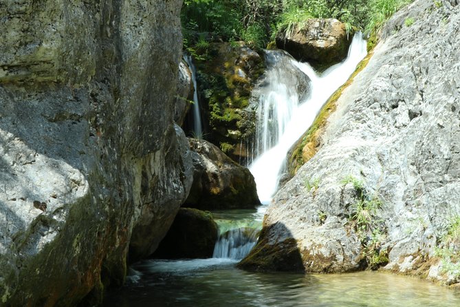 Walking Into Enipeas Gorge! - Highlights of the Enipeas Gorge Trail
