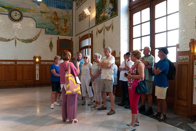 Walking Tour Through the Old Town With a Dutch-Speaking City Guide - Inclusion and Exclusion