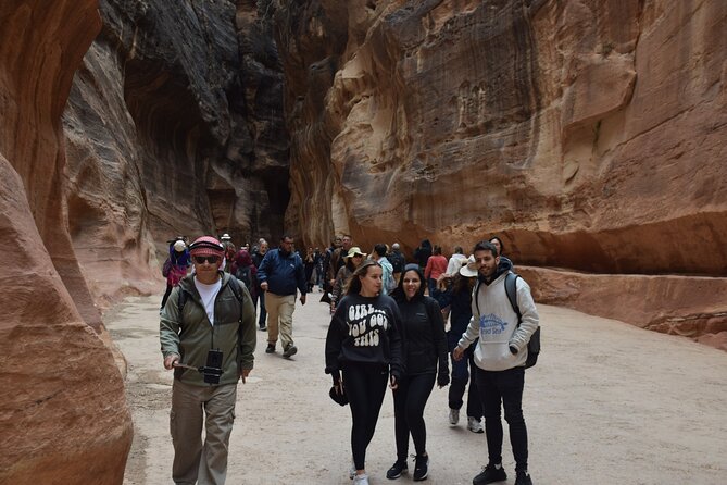 1 Day Tour to Petra From Eilat - Border Crossing Process