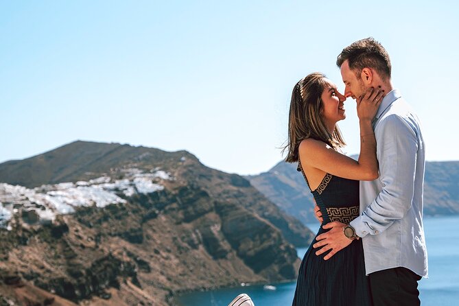 1 Hour Private Couple Photoshoot in Santorini - Exploring Santorinis Highlights