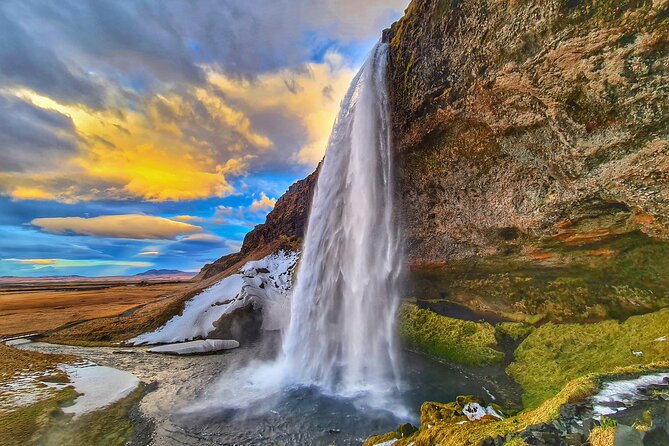11-Day Ultimate Iceland Ring Road Private Tour - Accommodations and Transportation