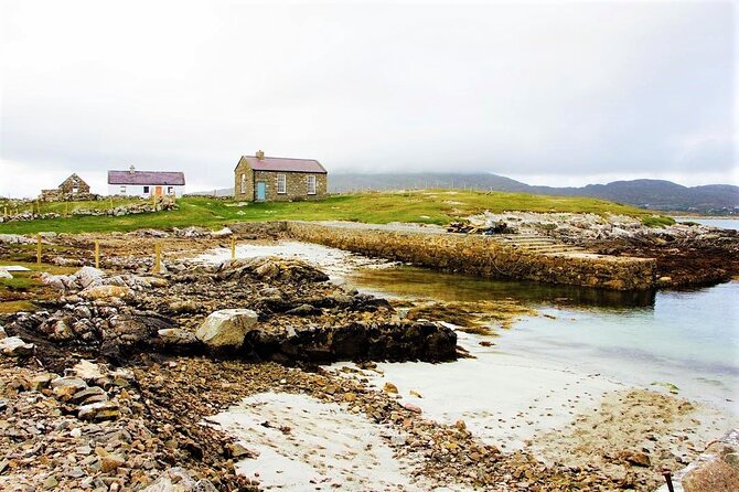 2.5 Hour Guided Sea Kayaking in Roundstone Bay - Inishlacken Island