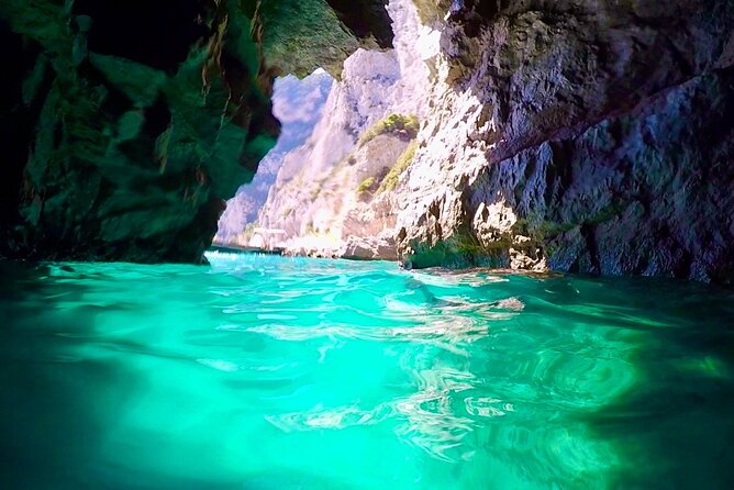 3-Hour Private Boat Tour of the Island of Capri - Booking Information