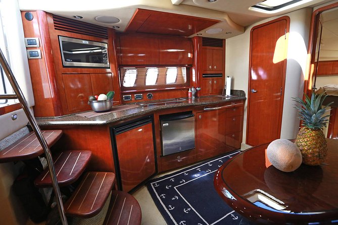40 Ft Sea Ray - Experienced Crew