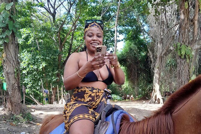 6 Hour Dunns River Falls and Horseback Riding in Ocho Rios - Getting to the Destination