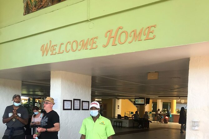 Airport Transfers to Hotel, Guest Houses or Villas in St.Ann, Ochi Rios Jamaica - Meeting Time and Location