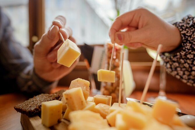 Amsterdam Luxury Cheese & Wine Cruise With Unlimited Drinks - Cruise Highlights