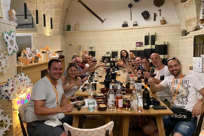 Aperitour - Paololeo Cellars - Group Size and Booking Confirmation