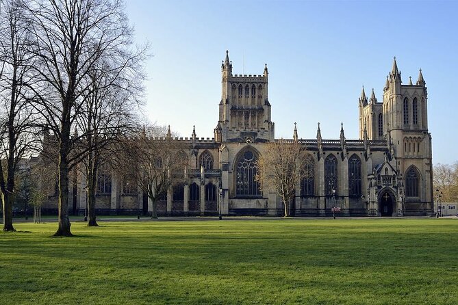Arrival Transfer: Bristol Airport BRS to Bristol by Luxury Van - Availability