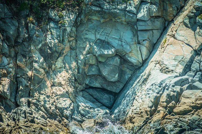 Bays of Huatulco and Snorkeling Experience With Drinks - Exploring the Bays of Huatulco
