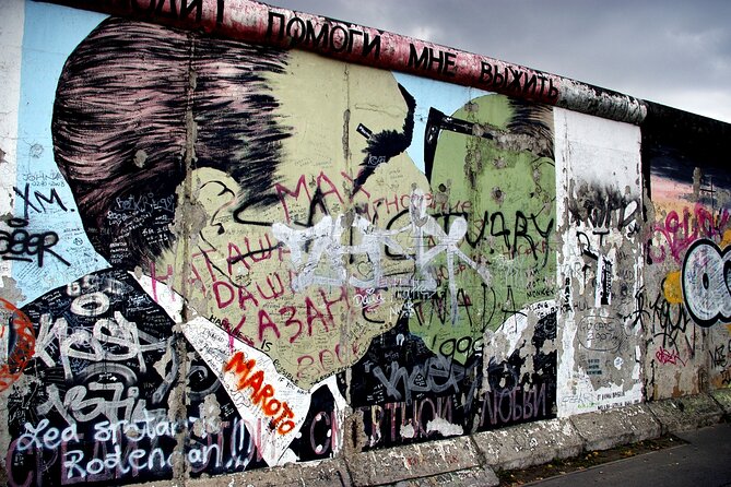 Berlin: Street Art and Graffiti Private Walking Tour - Exploring the East Side Gallery