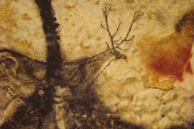 Bordeaux to Lascaux and Dordogne Valley Private Sightseeing Tour - Exploring Lascaux IV