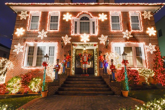 Brooklyn Christmas Decorations Guided Tour in French - Guided Experience