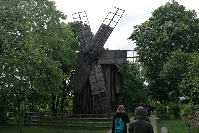 Bucharest Highlights Half-Day City Tour With Pickup - Traveler Experience