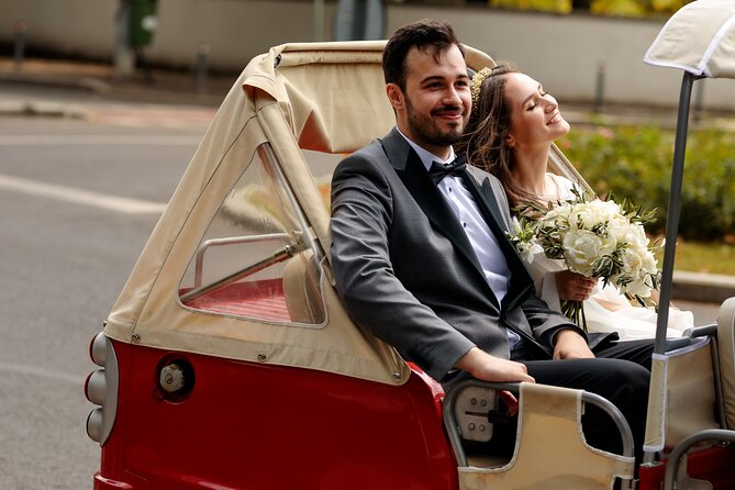 Bucharest Tuk Tuk - Multilingual Tour Guides