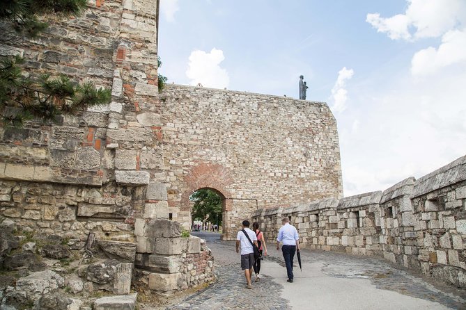 Budapest Castle Walk Review: A Memorable Experience - Why the Budapest Castle Walk Excels